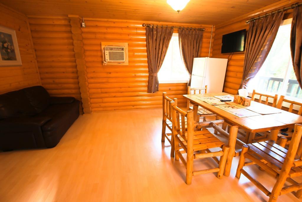 Mt. Revelstoke Alpine Chalets Δωμάτιο φωτογραφία