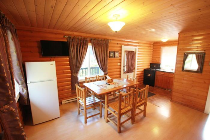 Mt. Revelstoke Alpine Chalets Εξωτερικό φωτογραφία