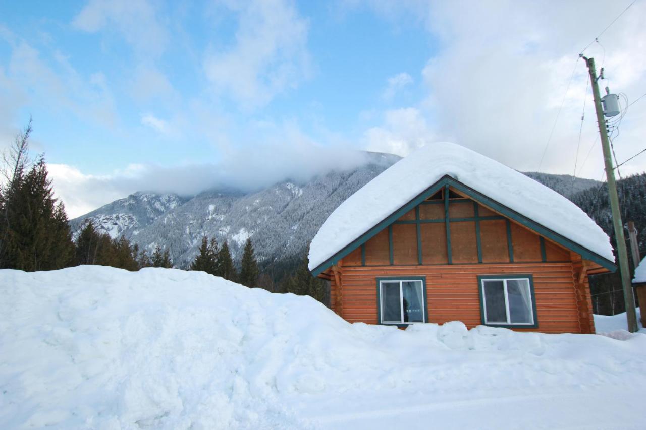 Mt. Revelstoke Alpine Chalets Εξωτερικό φωτογραφία