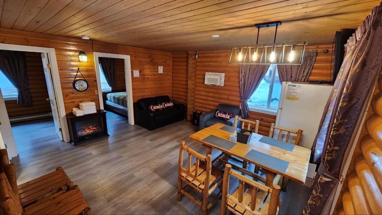 Mt. Revelstoke Alpine Chalets Εξωτερικό φωτογραφία