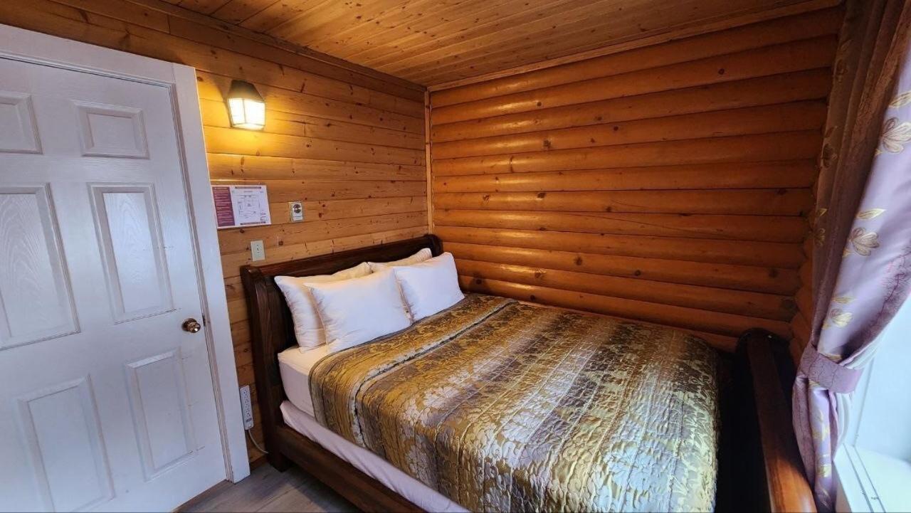 Mt. Revelstoke Alpine Chalets Εξωτερικό φωτογραφία