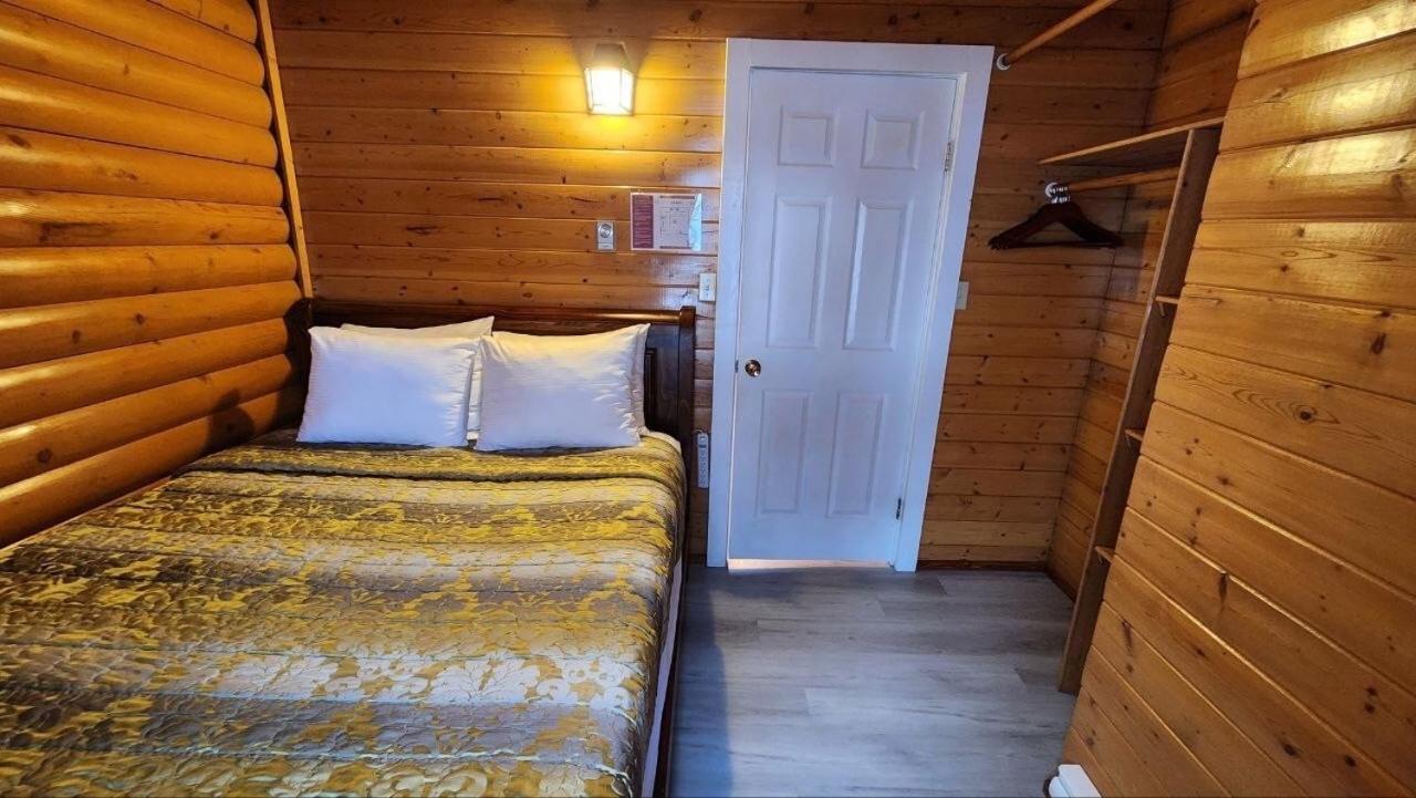Mt. Revelstoke Alpine Chalets Εξωτερικό φωτογραφία